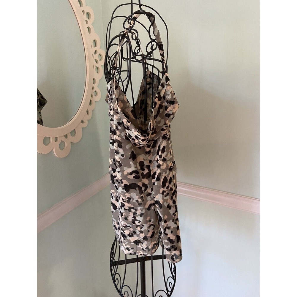 Cabi Alegria Collection #5360‎ Tiered Cold Shoulder Top Camo Women's Size Small - Picture 3 of 7